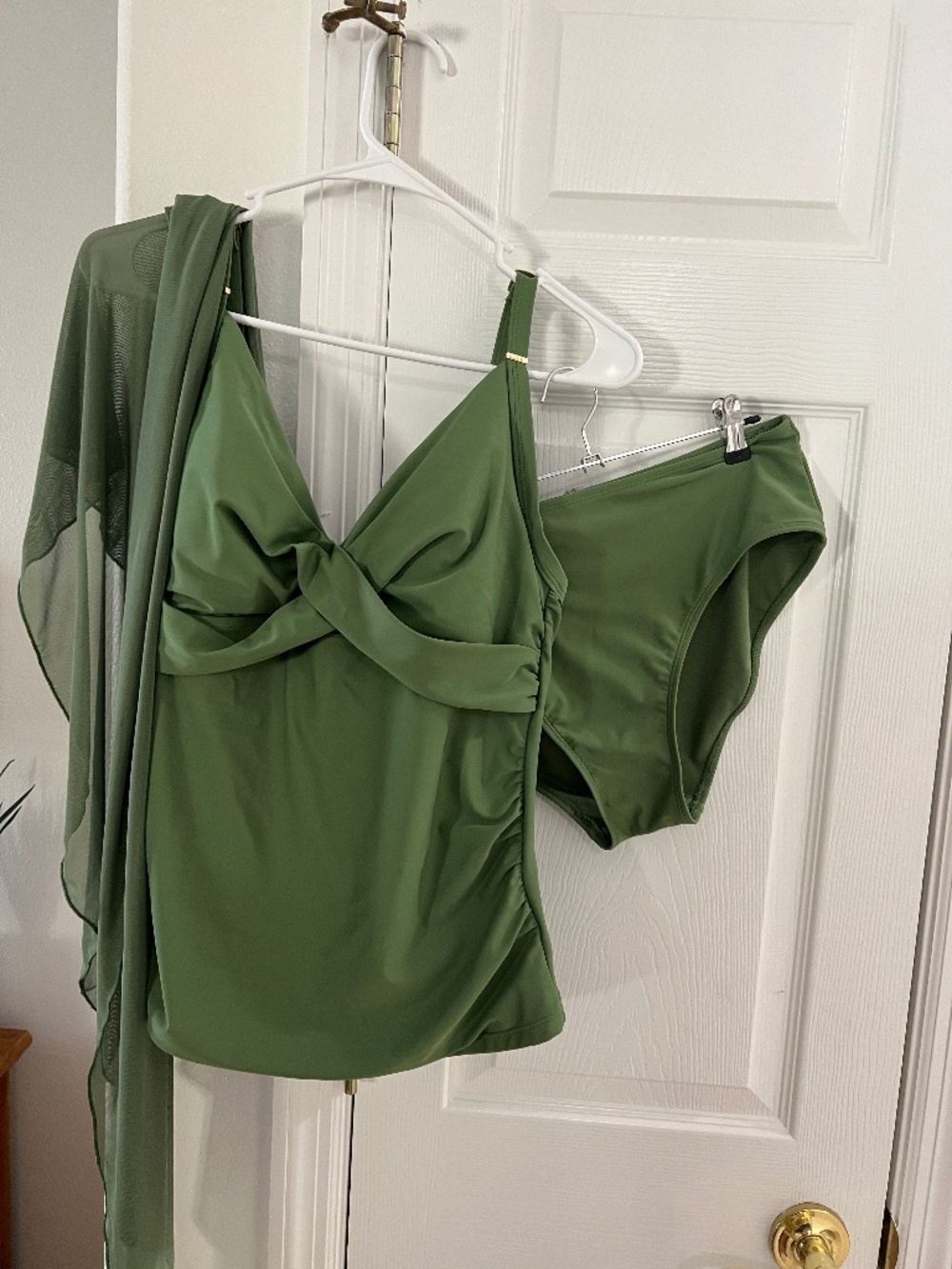 Nicole Miller Swimsuit set 3 pc tankini, bottom and wrap size Medium